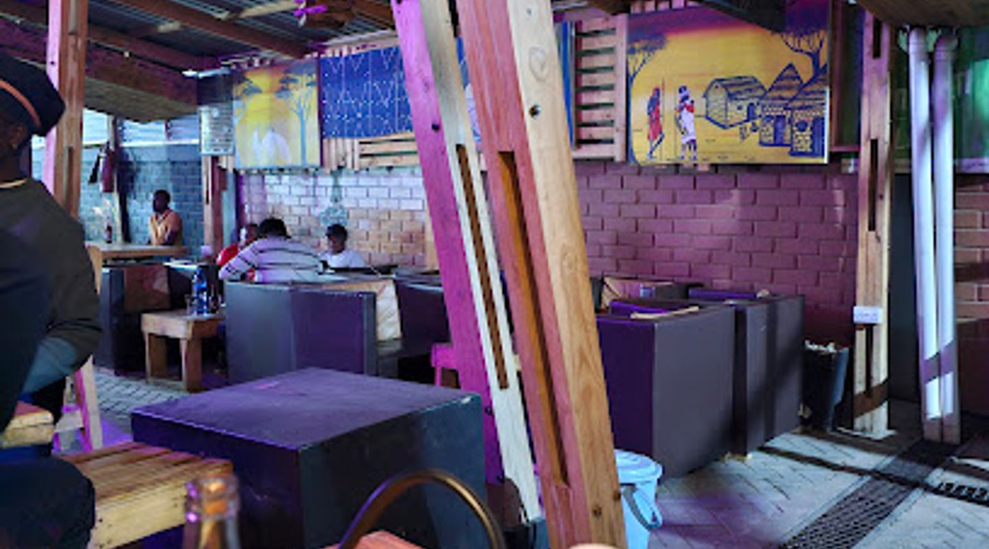 Mambo Mazuri Pub hospitality